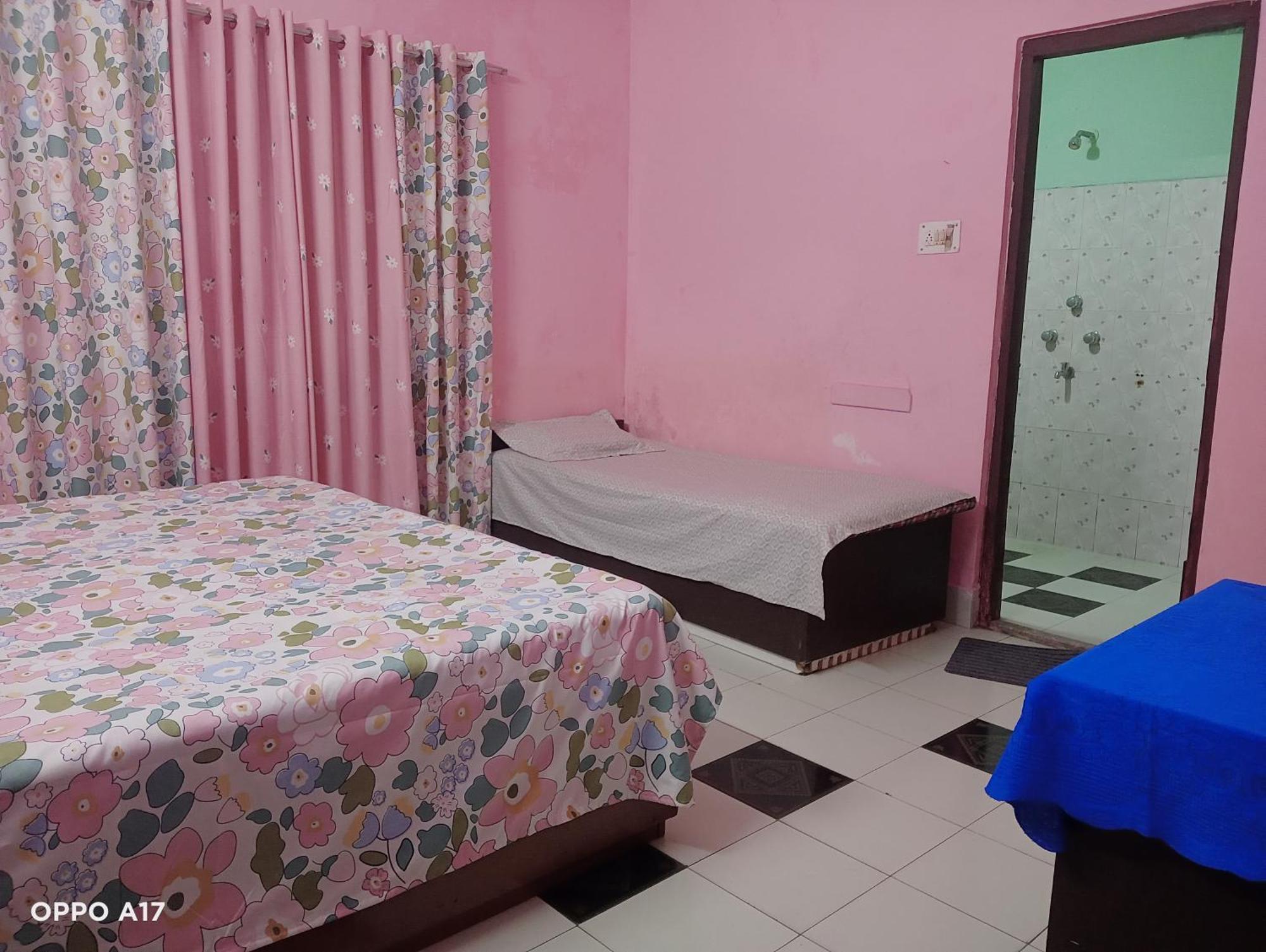 Swaroop Ashray Homestay Siliguri Rom bilde